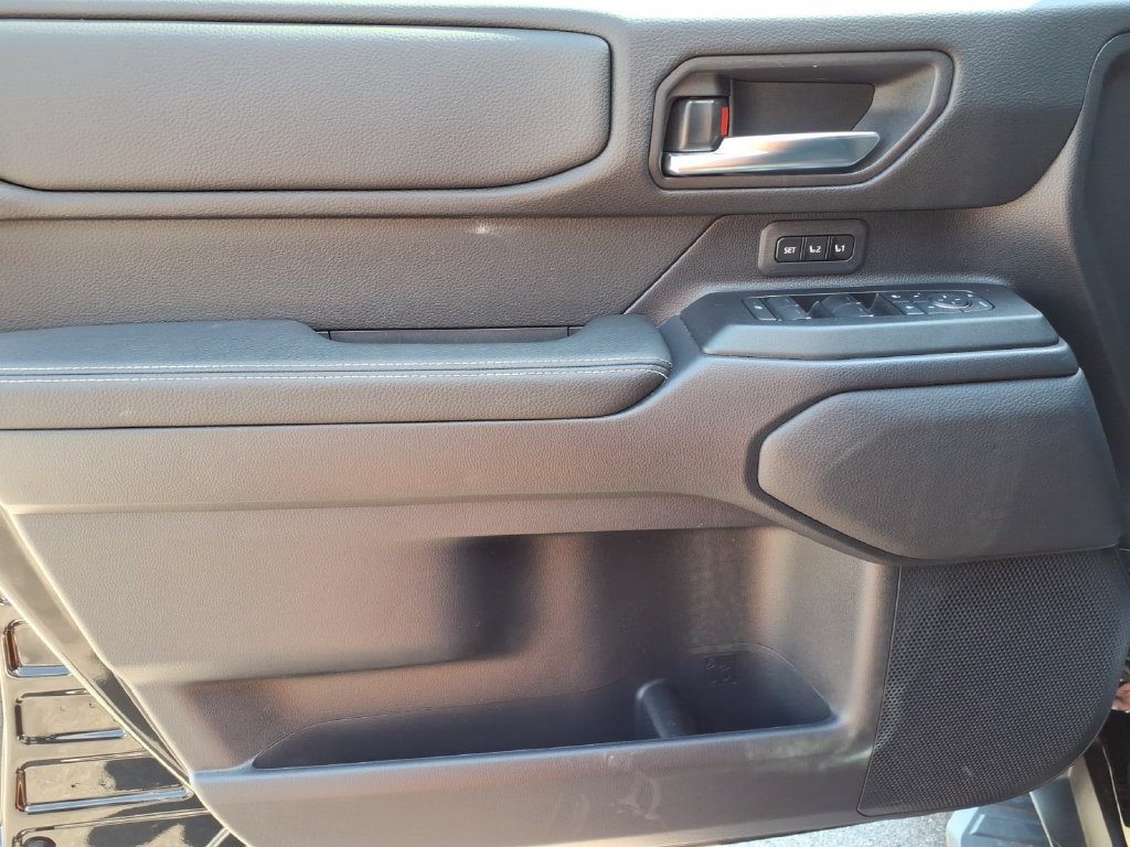 Used 2025 Black Toyota Base image 13