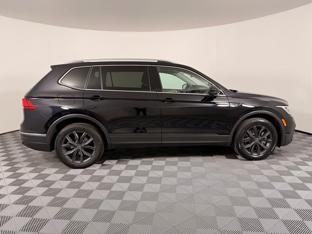 Used 2023 Black Volkswagen 2.0T SE image 7