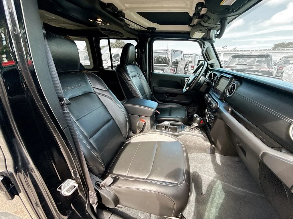 Used 2022 Black Jeep Unlimited Sahara image 33