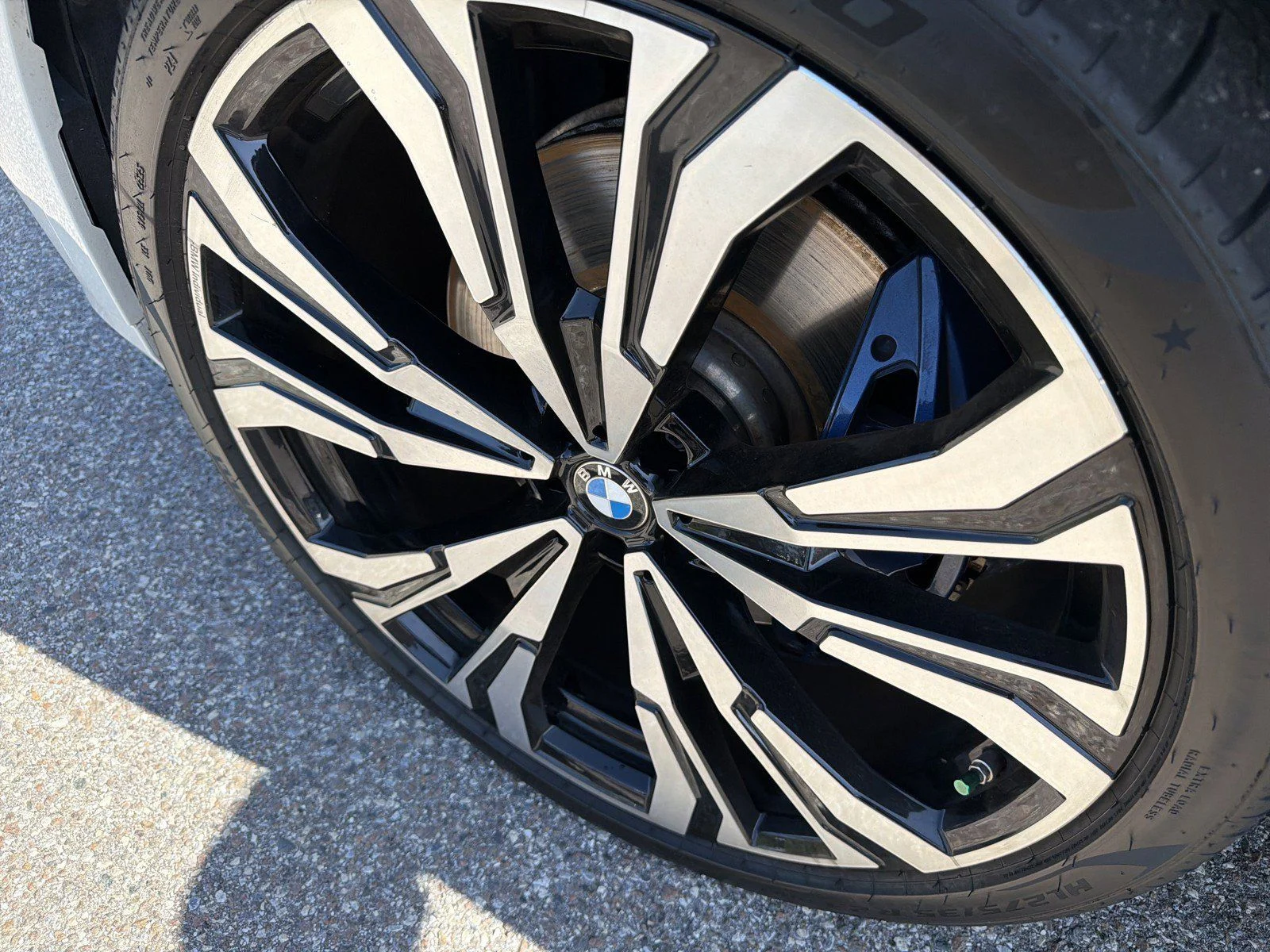 Certified Used 2024 Alpine White BMW M60i image 9