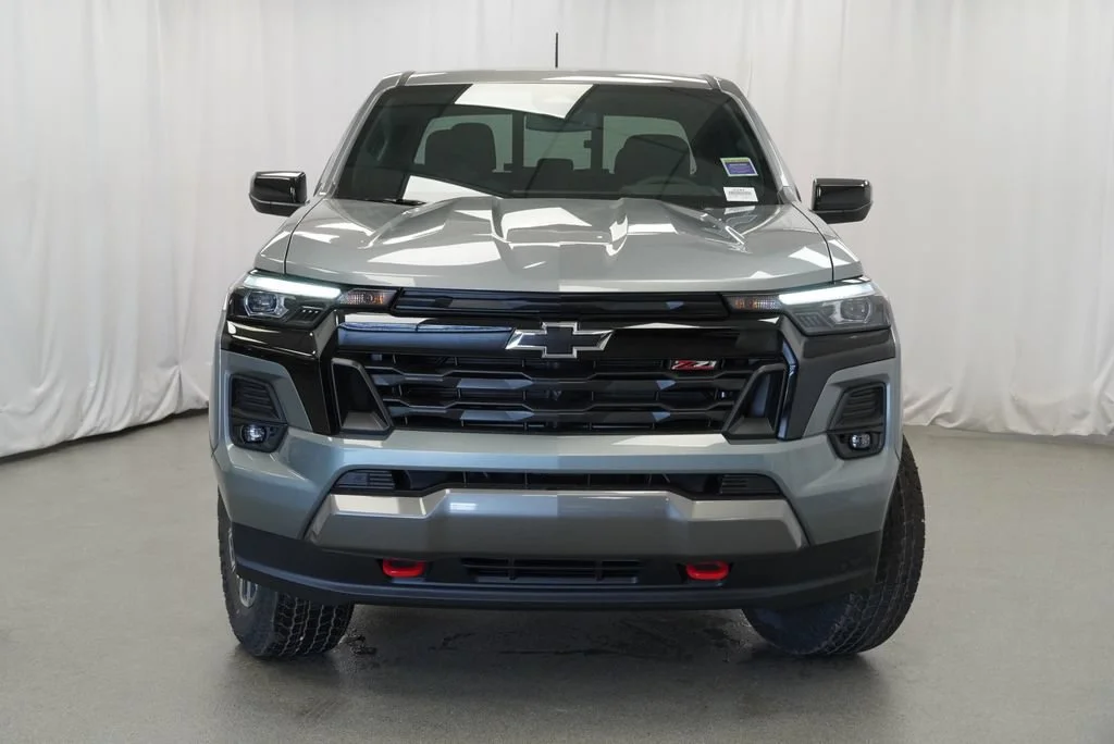 New 2026 Sterling Gray Metallic Chevrolet Z71 image 32