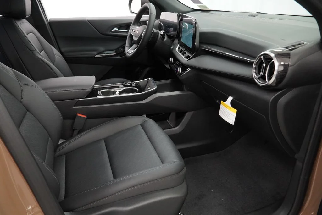 2027 Chevrolet Equinox LT - Photo 29