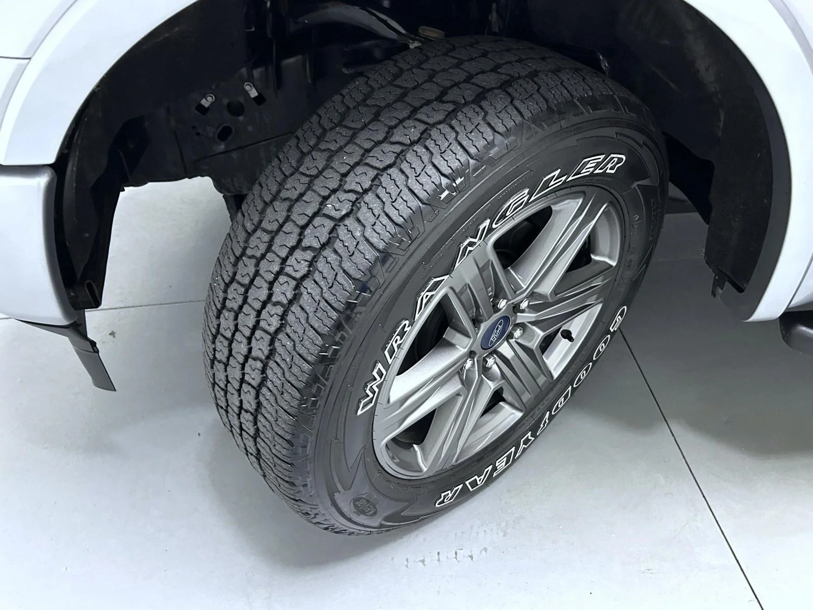Used 2020 Silver Ford XLT image 23