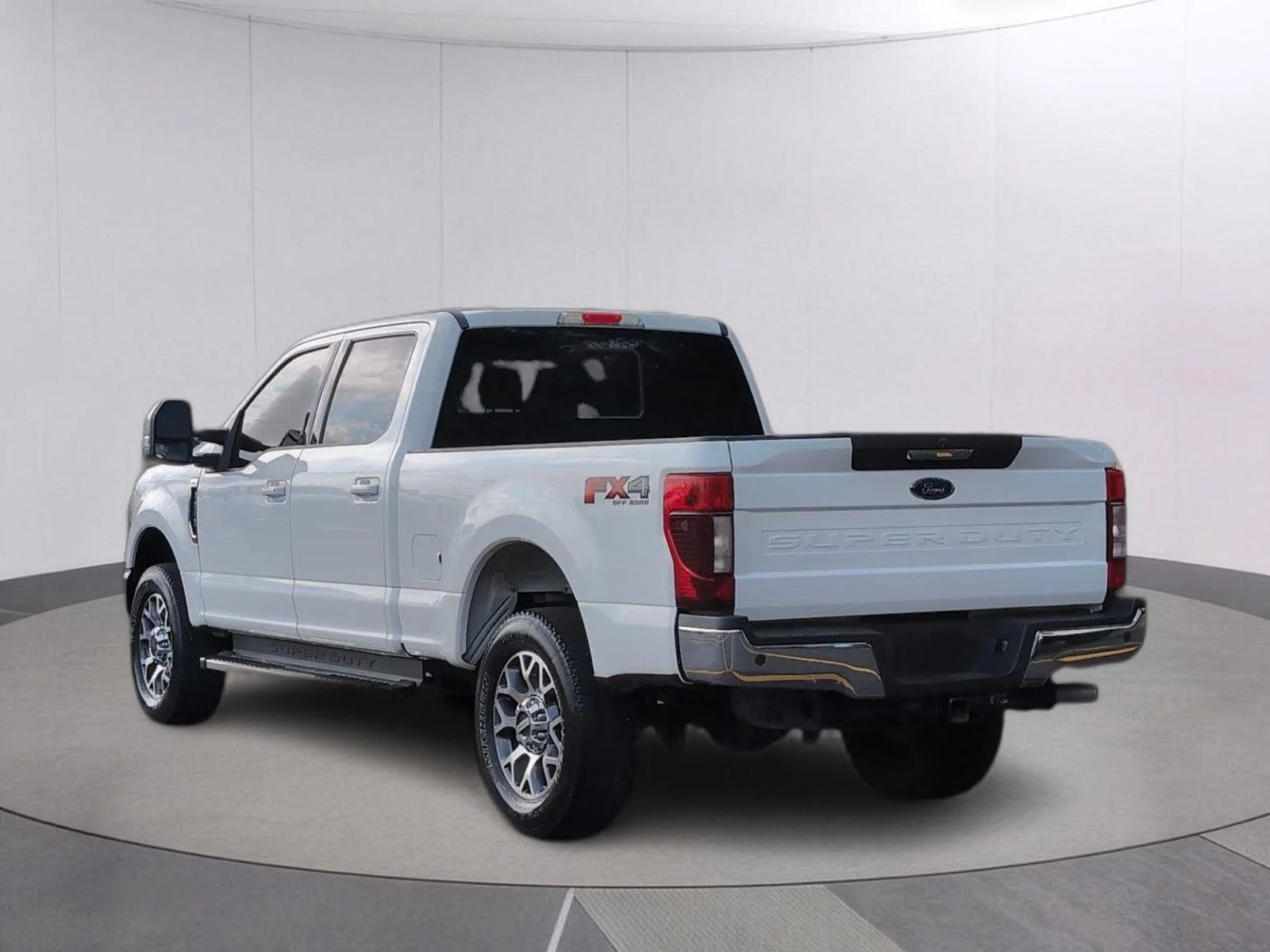 Used 2022 Star White Metallic Tri-Coat Ford Lariat image 3