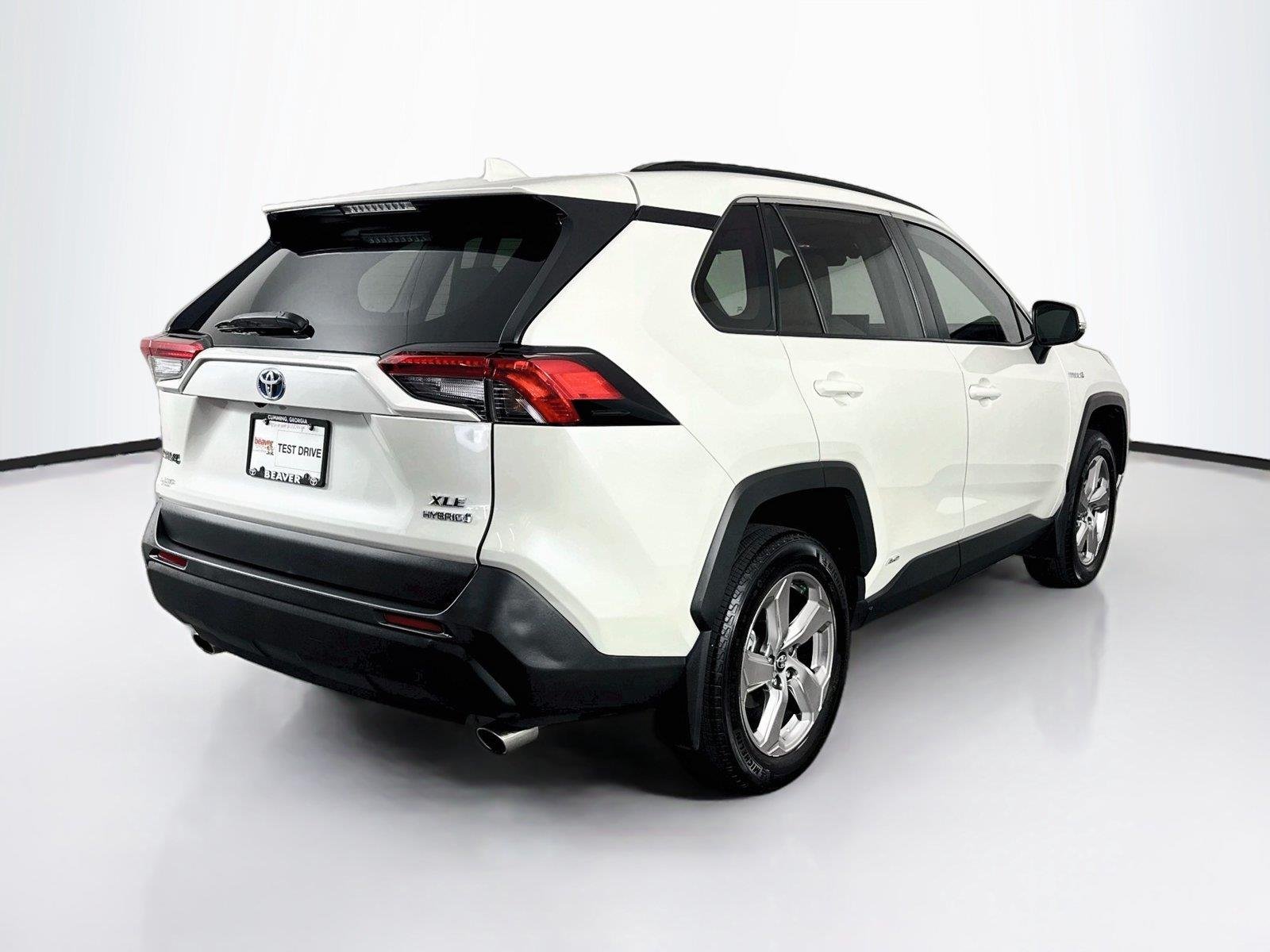 Used 2021 Blizzard Pearl Toyota XLE Premium image 2