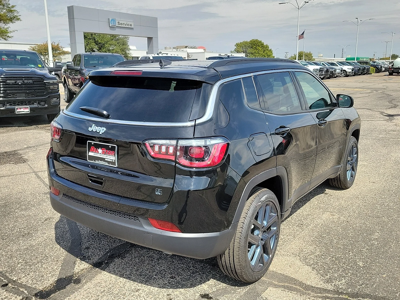 New 2026 Diamond Black Crystal Pearlcoat Jeep 85TH ANNIVERSARY EDITION 4X4 image 4