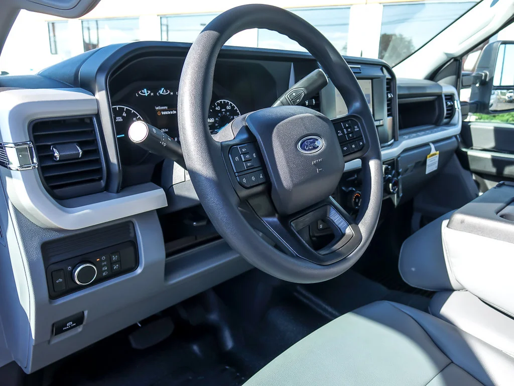 New 2026 Oxford White Ford XL image 13