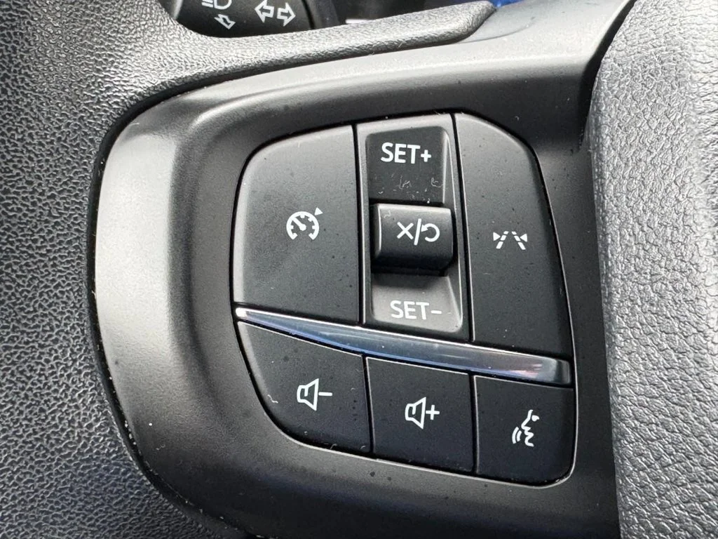 Used 2025 Beige Ford XL image 27