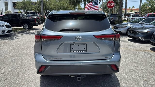 Used 2022 Moon Dust Toyota XLE image 6