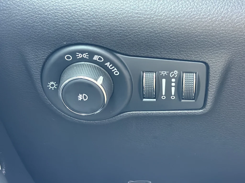 2025 Jeep Compass Limited - Photo 23