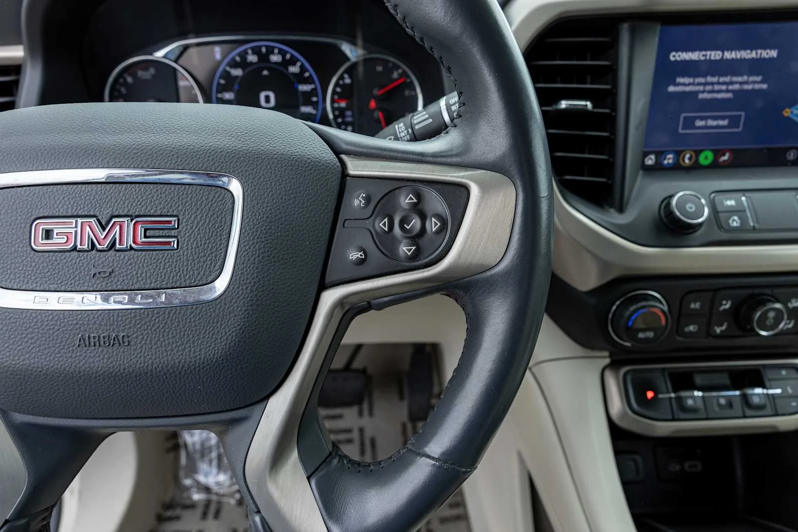 2022 GMC Acadia Denali - Photo 18