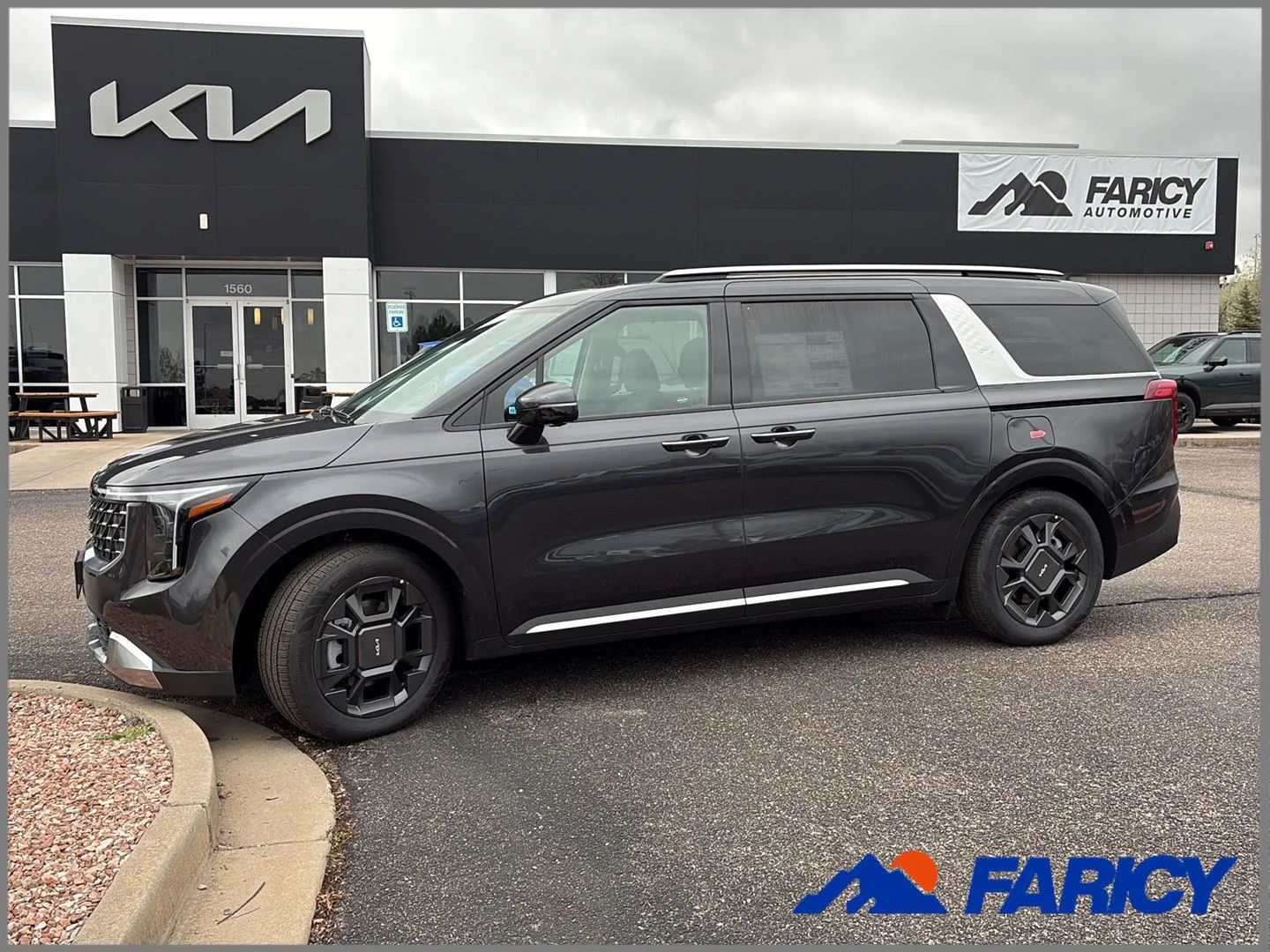 2026 Kia Sedona SX's photo