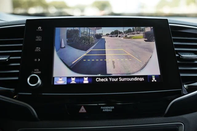 Used 2023 Sonic Gray Pearl Honda RTL image 40
