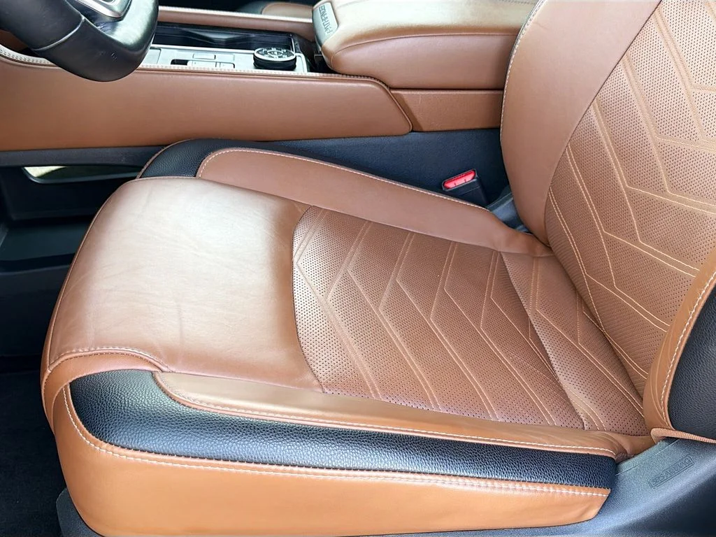 Used 2023 Pearl White Nissan Platinum image 20