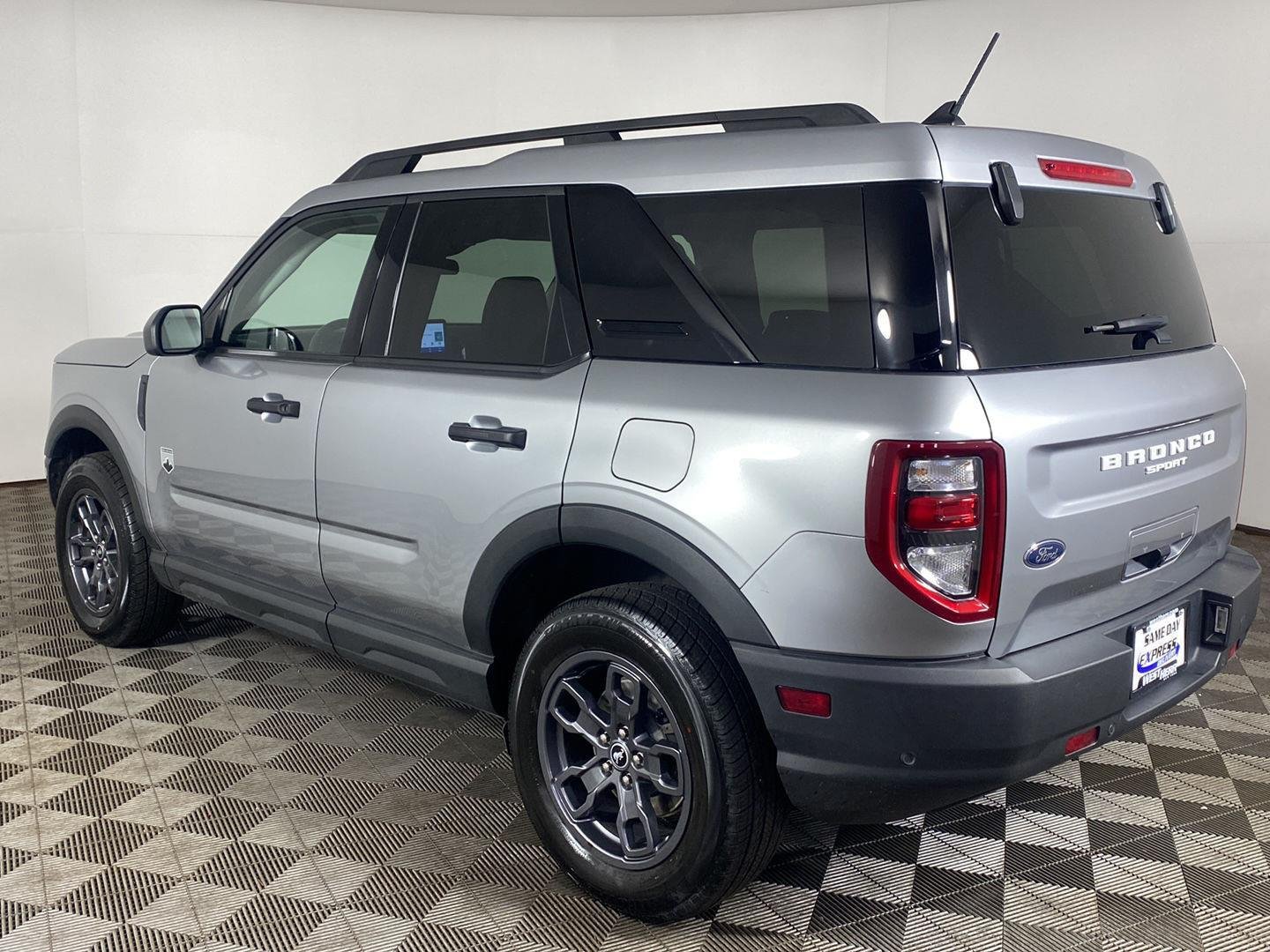 Used 2022 Iconic Silver Ford Big Bend image 29