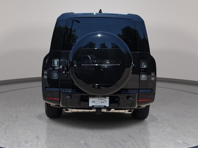New 2026 Santorini Black Land Rover X-Dynamic SE image 6