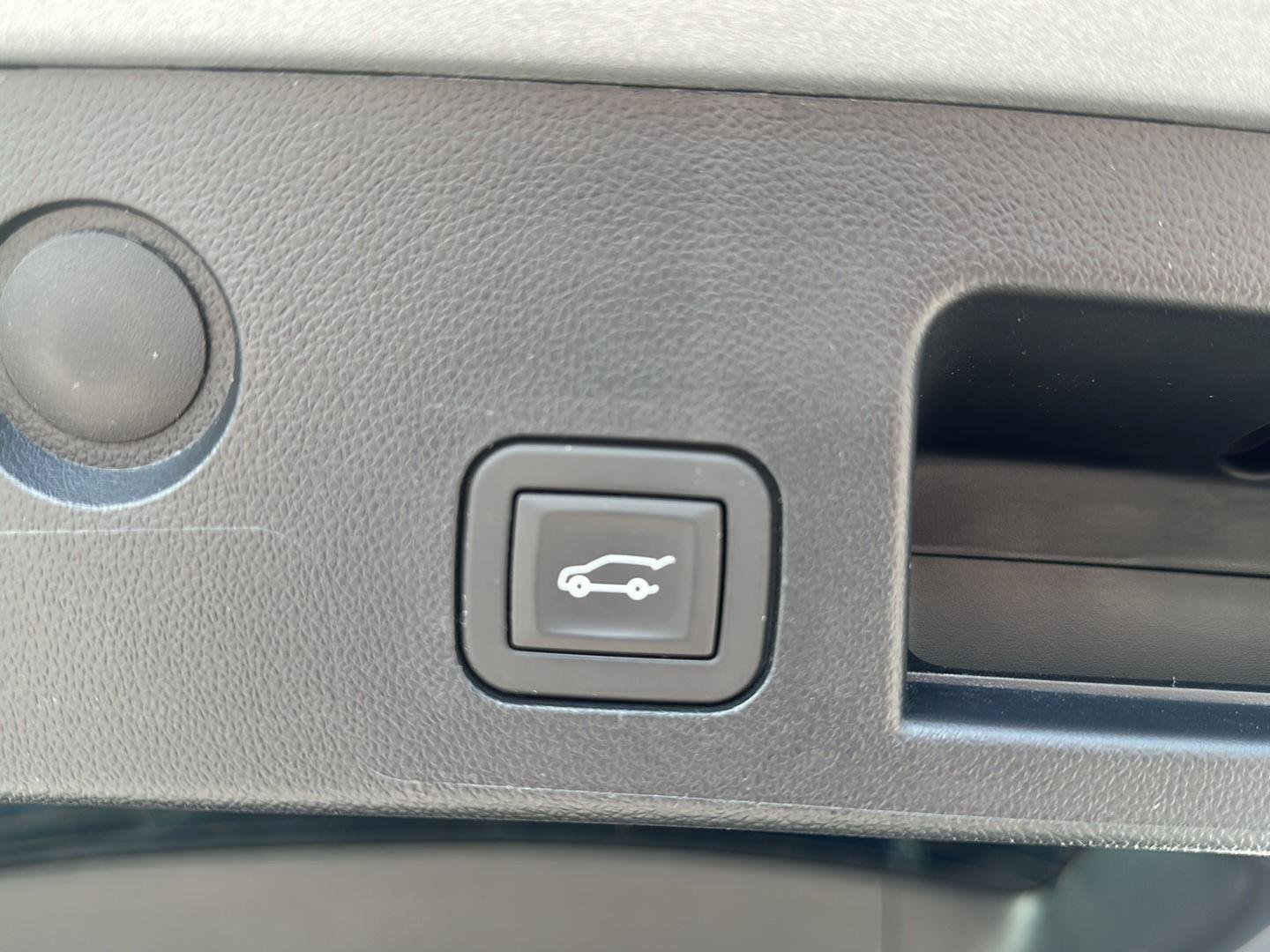 Used 2025 Sterling Gray Metallic Chevrolet AWD RS image 32