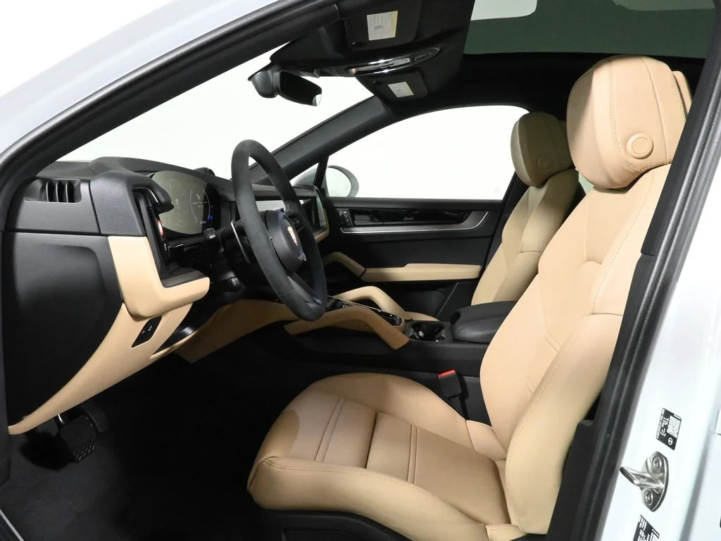 Certified Used 2026 White Porsche  image 5