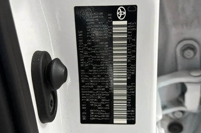 Used 2024 Ice Cap Toyota SE image 38