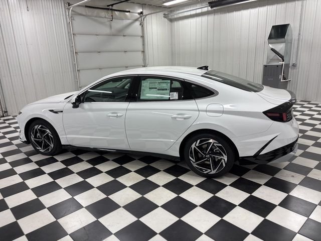Certified Used 2026 White Hyundai SEL Sport image 4