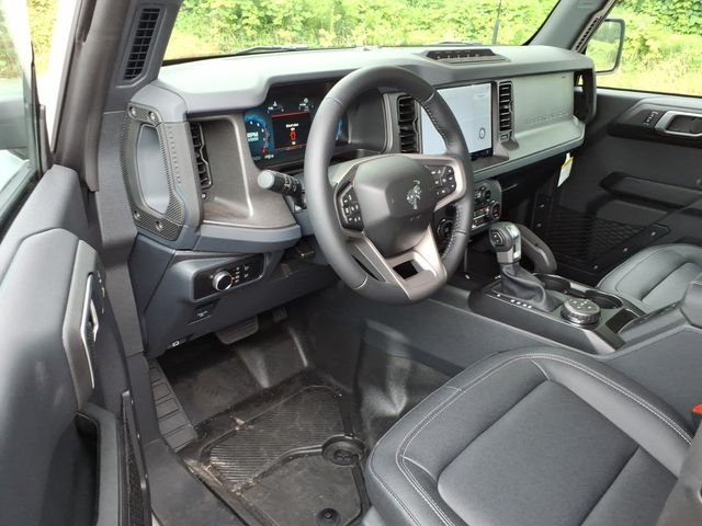 New 2026 Avalanche Gray Ford Badlands image 23