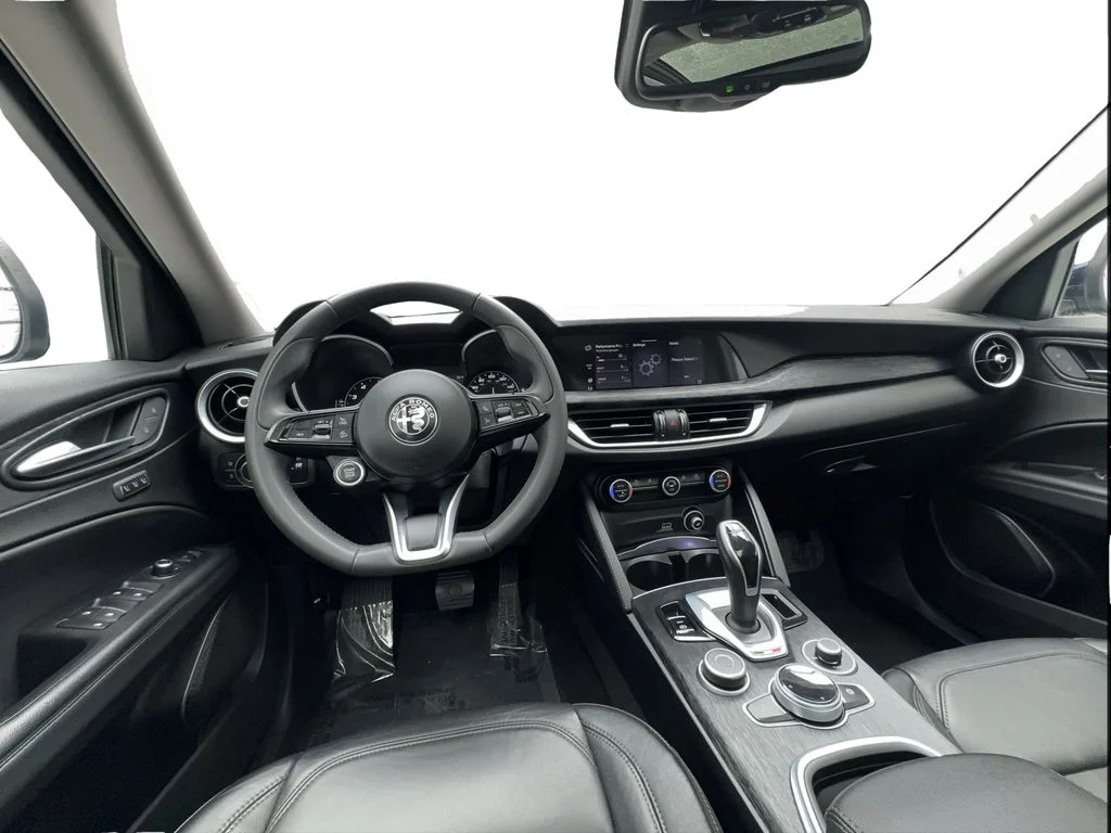 Used 2021 Blue Alfa Romeo Sprint image 33