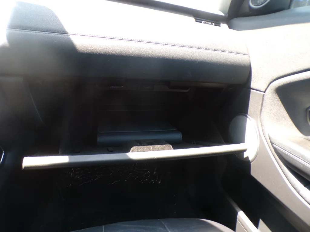 Used 2018 Fuji White Land Rover SE image 32
