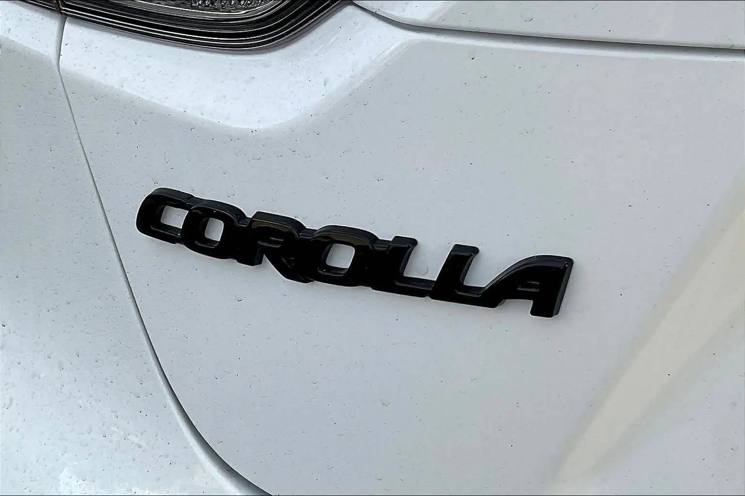 New 2027 Ice Cap Toyota LE image 15