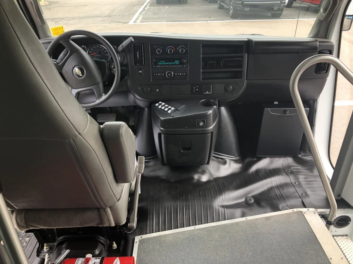 Used 2024 White Chevrolet 4500 Van 159 image 17