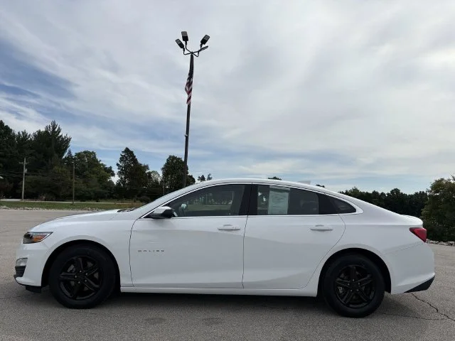 Used 2024 White Chevrolet LT image 20