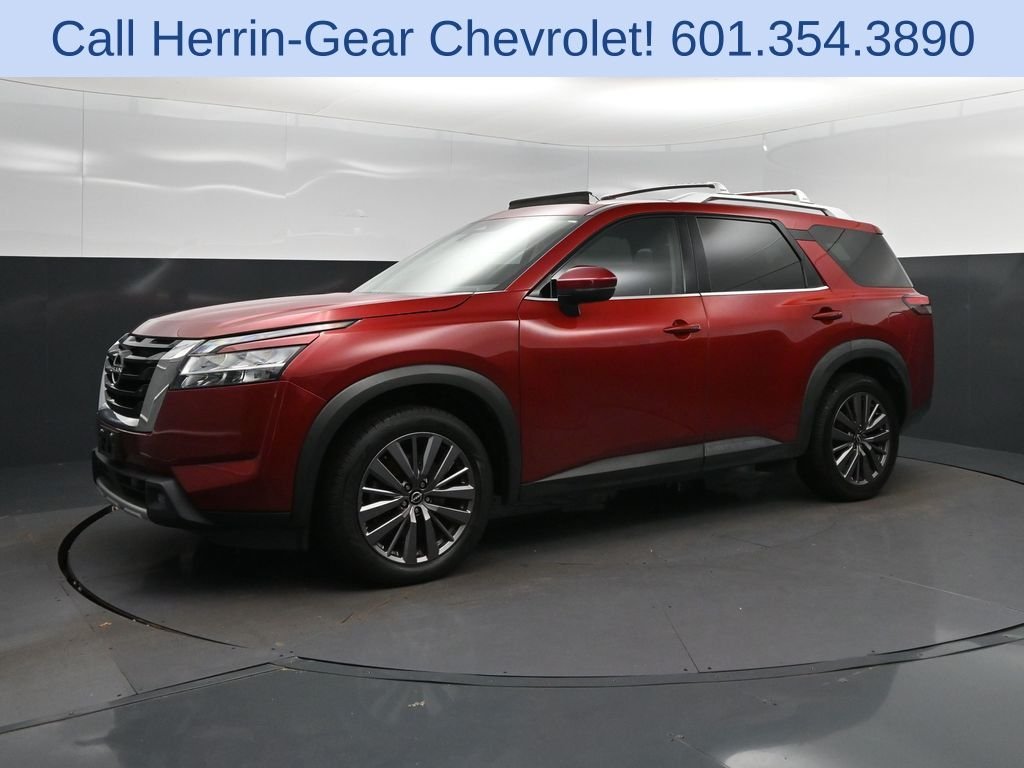 Used 2023 Red Nissan SL image 3