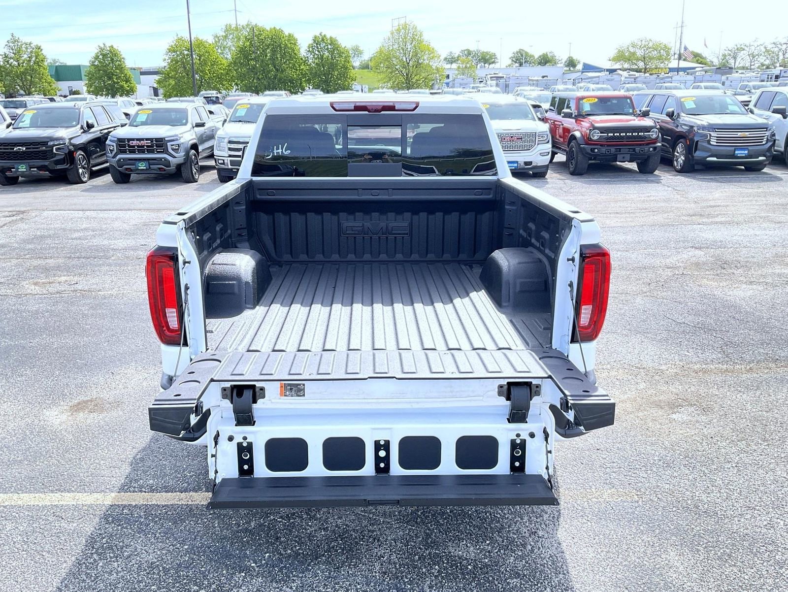 New 2026 Summit White GMC AT4 image 23