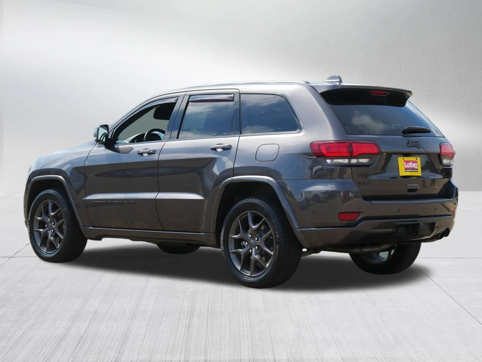Used 2021 Granite Crystal Metallic Clearcoat Jeep 80th Anniversary image 5