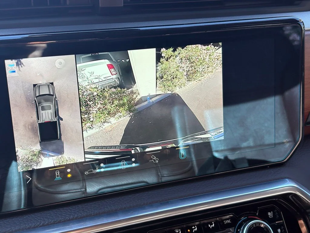 Used 2022 White GMC Denali image 14
