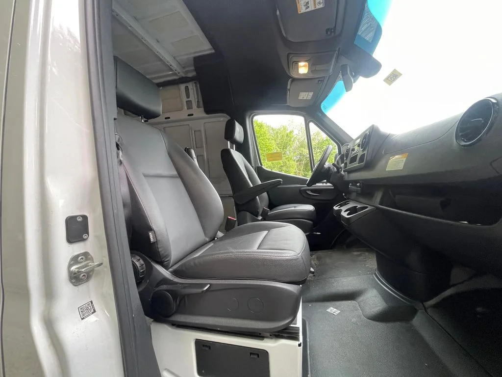 Used 2025 White Mercedes-Benz Cargo 144 WB image 16