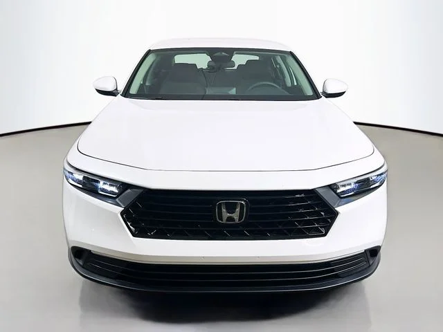 New 2026 Platinum White Pearl Honda LX image 2