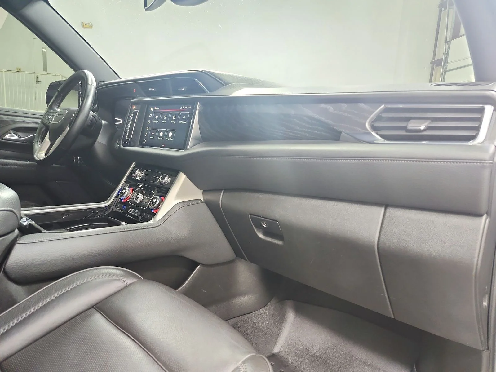 Used 2023 Silver GMC Denali image 46