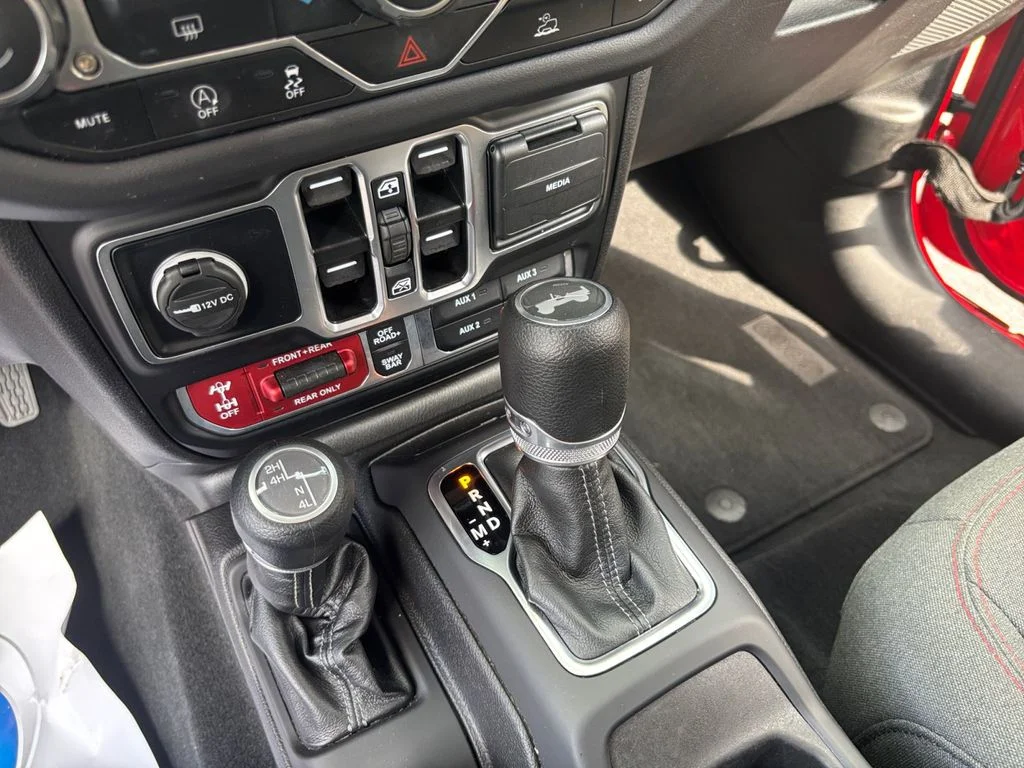 Used 2025 Red Jeep Rubicon image 12