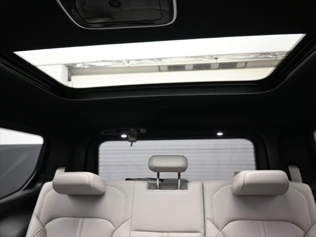 New 2026 Velvet Red Pearlcoat (DISC) Jeep Grand Wagoneer image 12