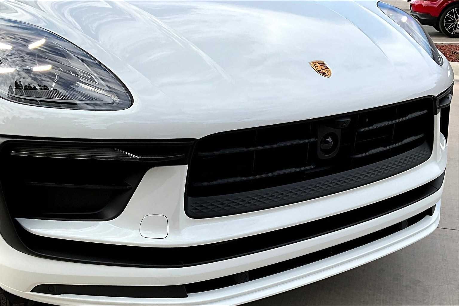 2026 Porsche Macan - Photo 23