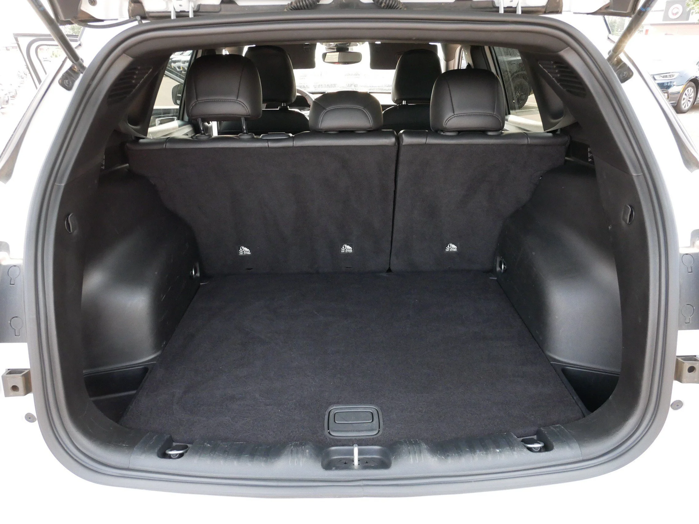 Used 2025 Bright White Clearcoat Jeep Trailhawk image 18