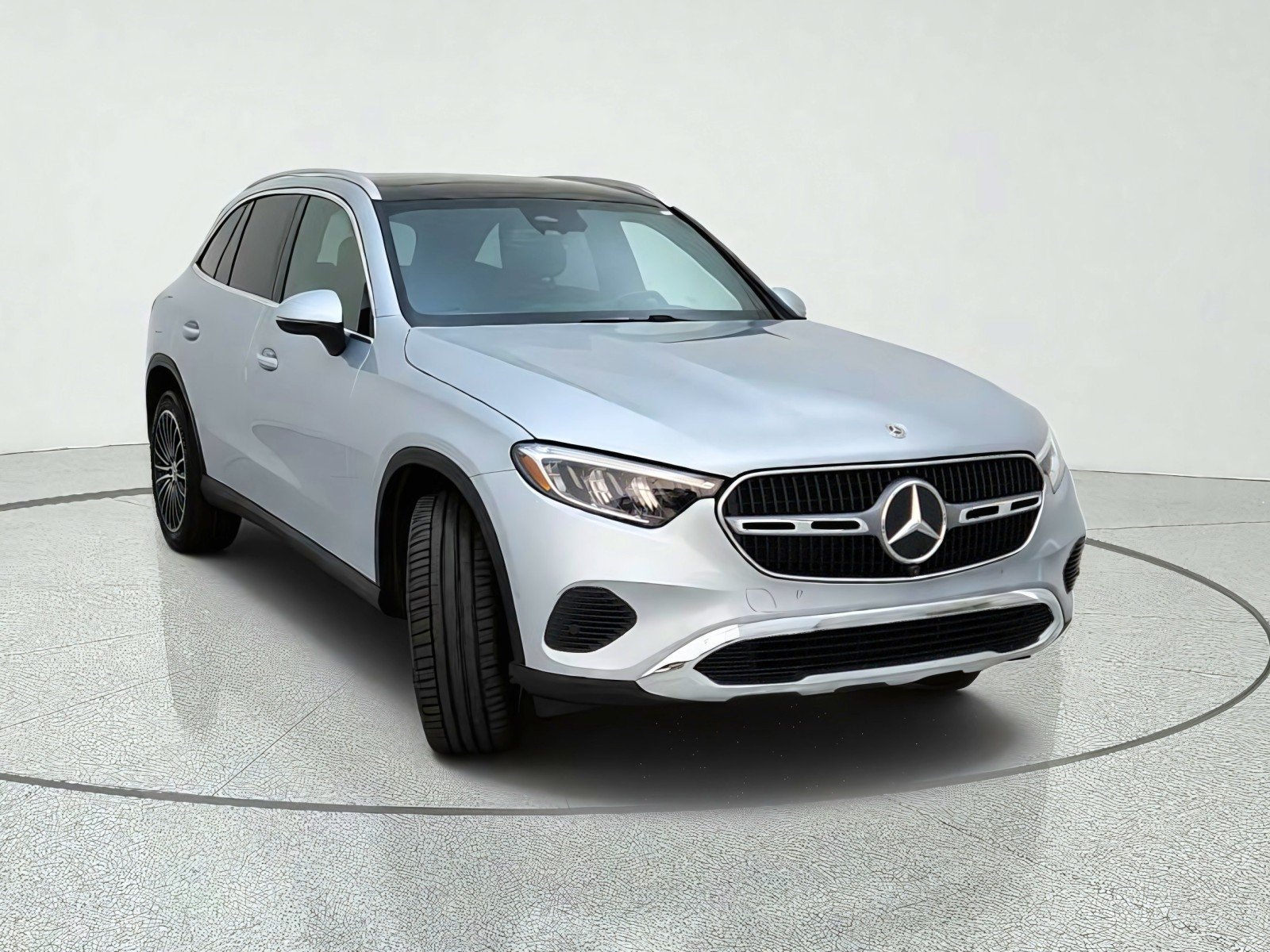 Certified Used 2026 Cirrus Silver Metallic Mercedes-Benz GLC 300 image 4