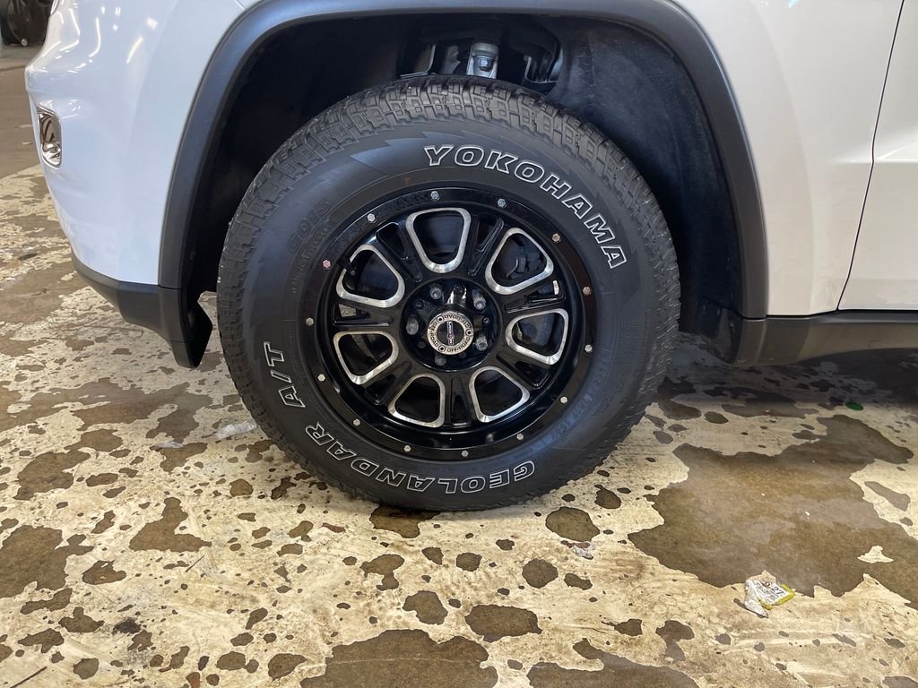 Used 2017 White Jeep Limited image 11