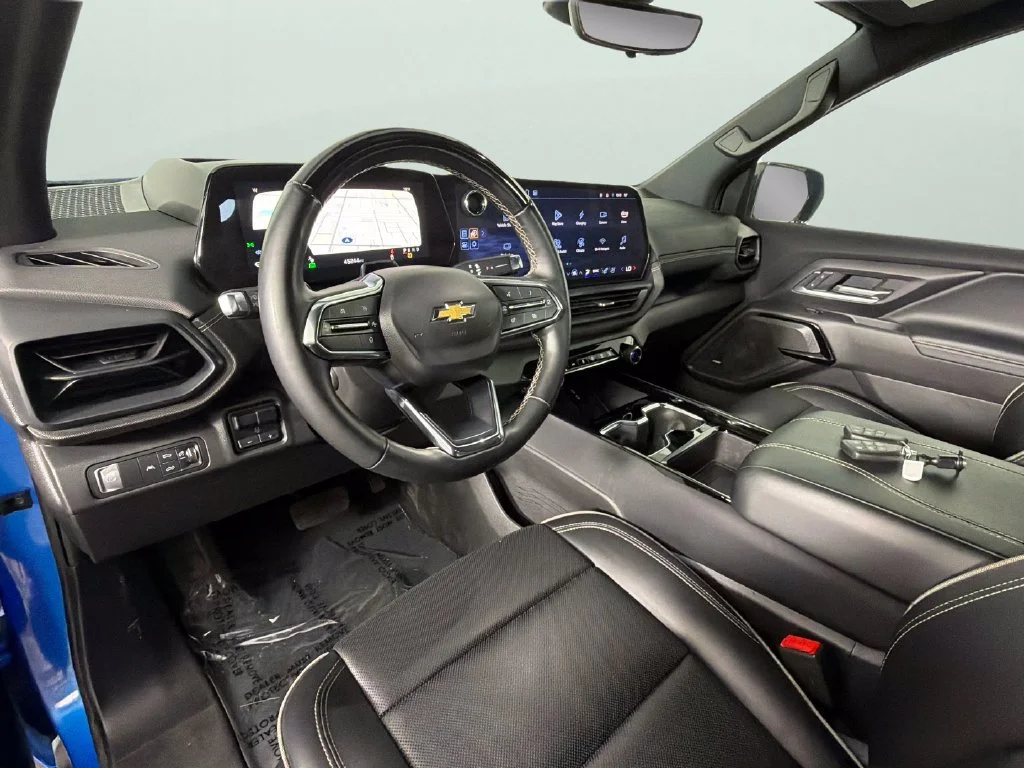 Used 2025 Riptide Blue Metallic Chevrolet LT - Extended Range image 18