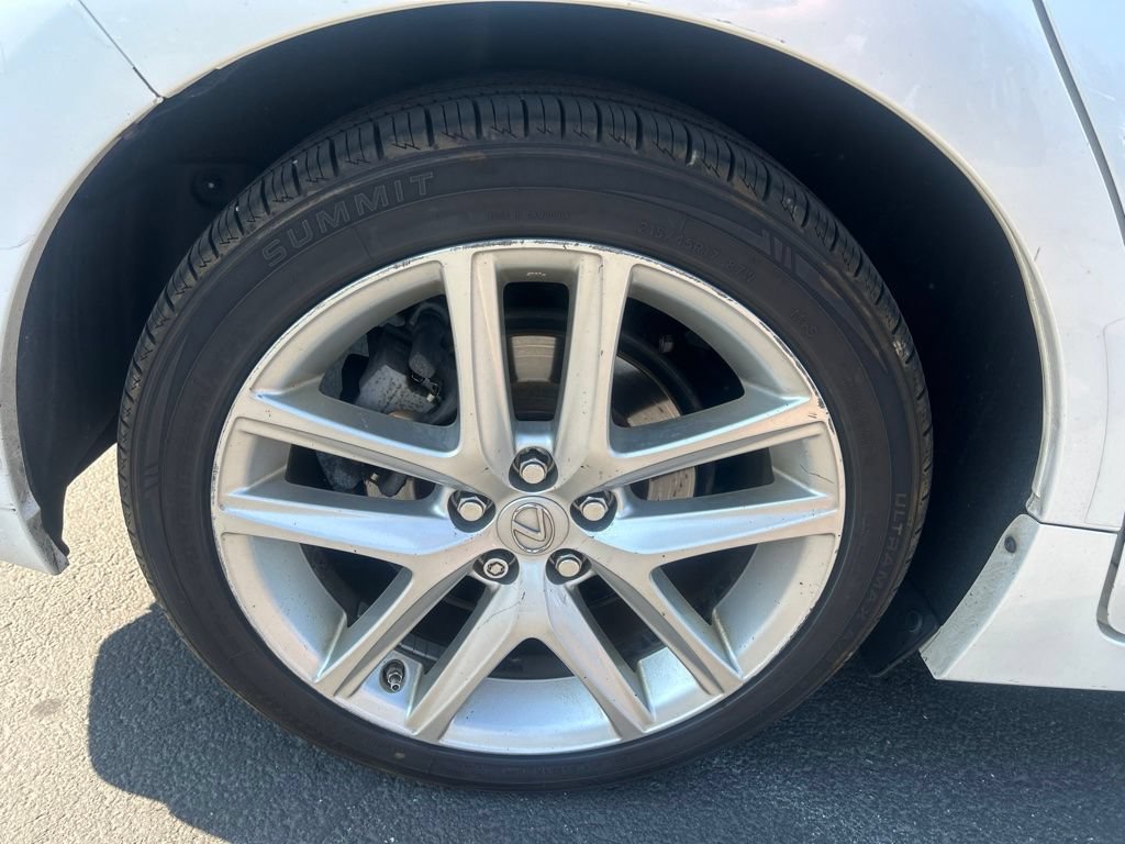 Used 2015 White Lexus 200h image 12