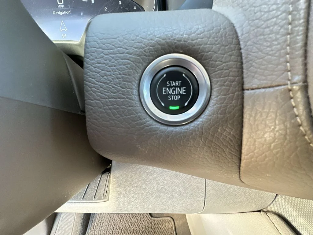 2023 GMC Yukon Denali - Photo 18