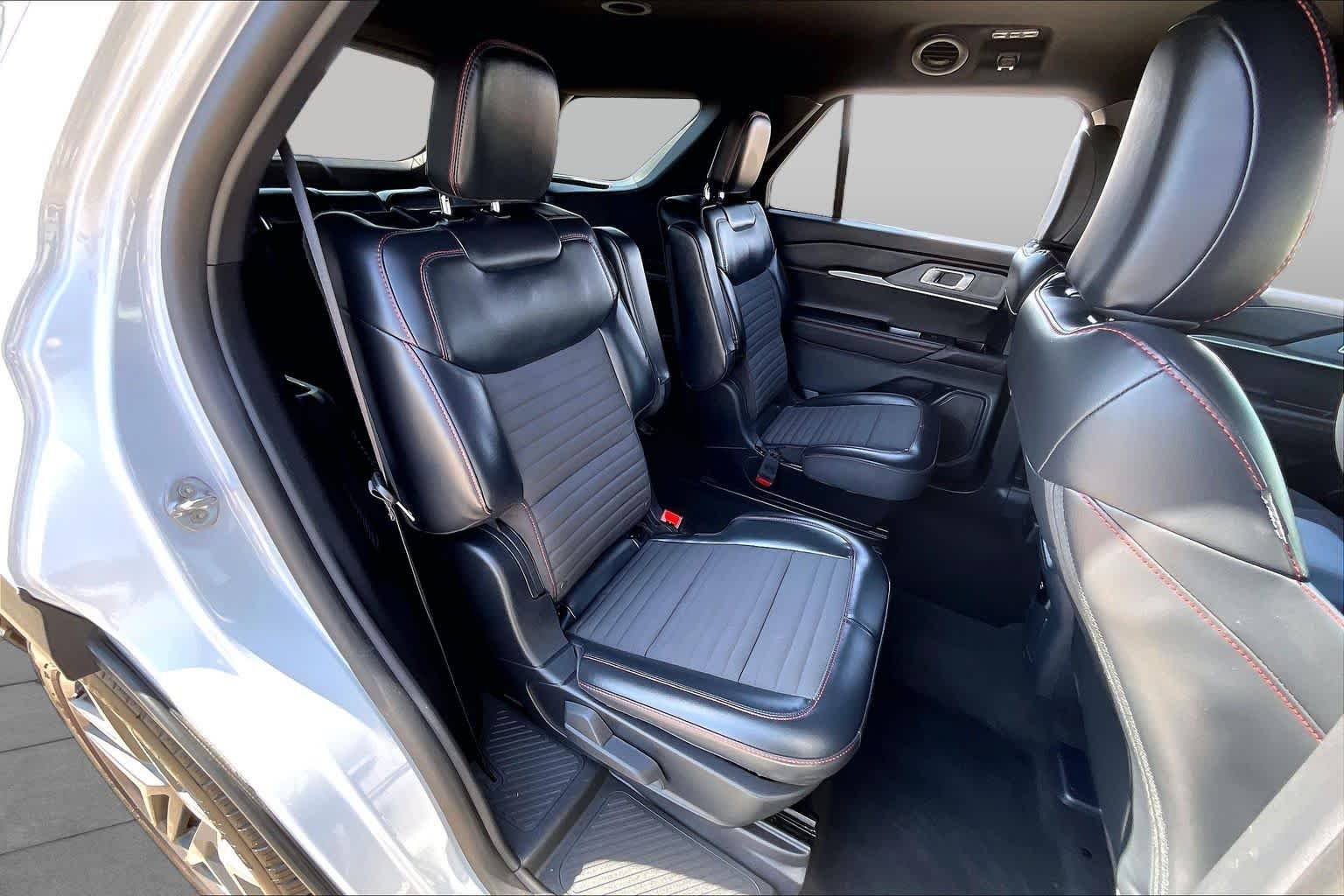 Used 2026 Space Gray Ford ST-Line image 18
