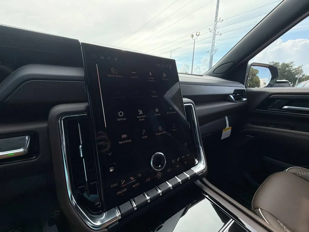 2026 GMC Yukon XL Denali Ultimate - Photo 19