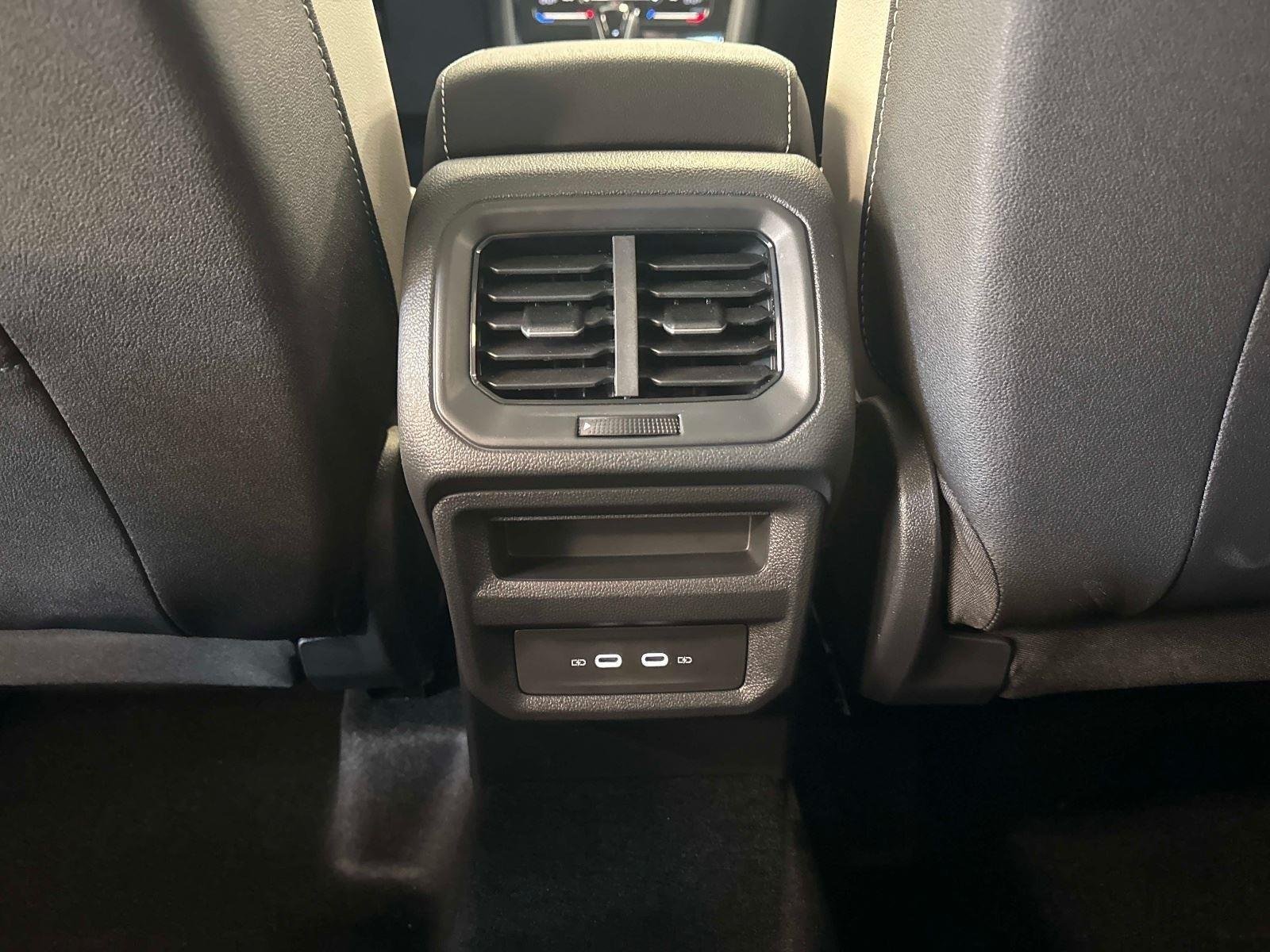 2026 Volkswagen Taos SE - Photo 18