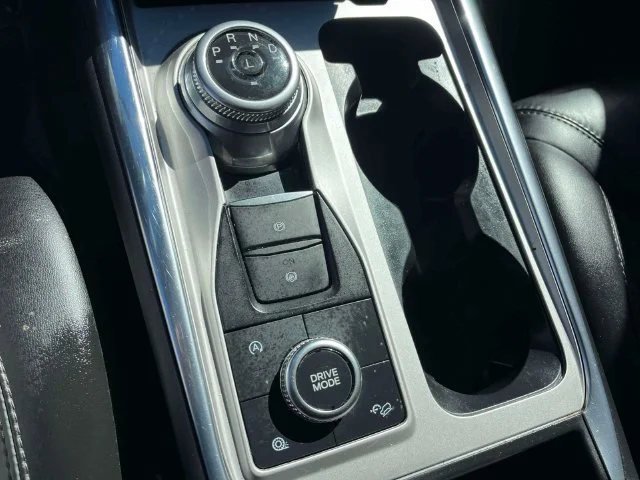 Used 2022 Blue Metallic Ford Platinum image 36